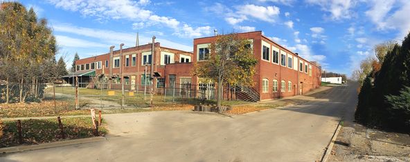 Industrial For Lease: 219 S Sycamore St, Ravenna, OH 44266